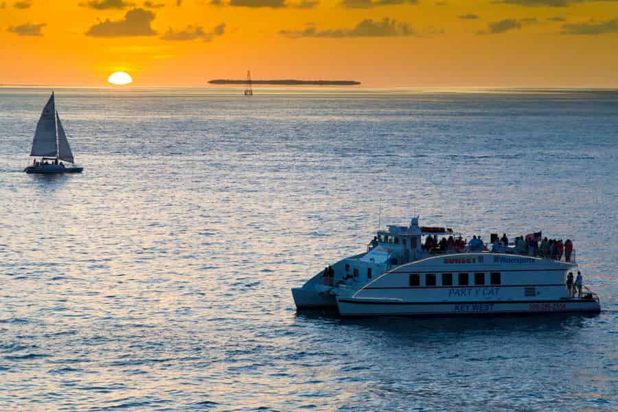 Key West: Dinner Cruise bei Sonnenuntergang mit offener Bar und Live-Musik. Foto: GetYourGuide Key West: Dinner Cruise bei Sonnenuntergang mit offener Bar und Live-Musik. Foto: GetYourGuide