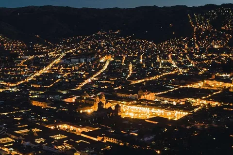 Cusco : Visite en bus panoramique en soirée avec visite des boîtes de nuit