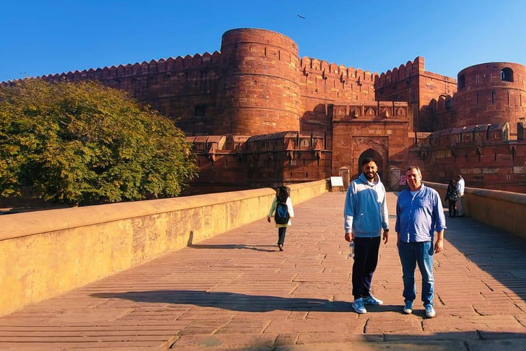 Agra: Taj Mahal Skip-The-Line, Agra Fort and Baby Taj Tour Local Expert Tour Guide Only