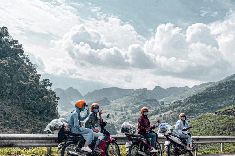 Tour in moto di Ha Giang di 3 giorni da Sa Pa con autistaAtterraggio a Ninh Binh