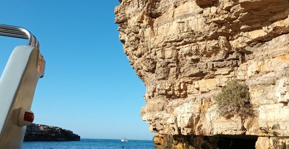 Polignano a Mare: Boat Tour with Aperitif