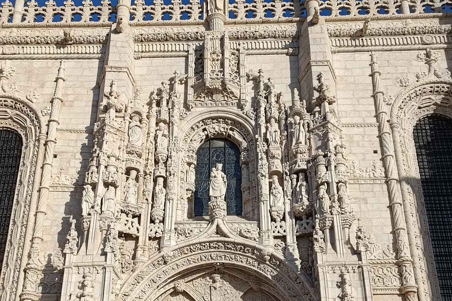 BELM VAN SIGHTSEING TOUR STOPPING BY THE ICONIC LANDMARKS - BELEM VAN TOURLASTING(2:30)H PICK UPPOINT@HARDROCKCAFELISBON