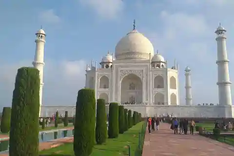 Agra Three World Heritages Sites Tour From Goa with Flights