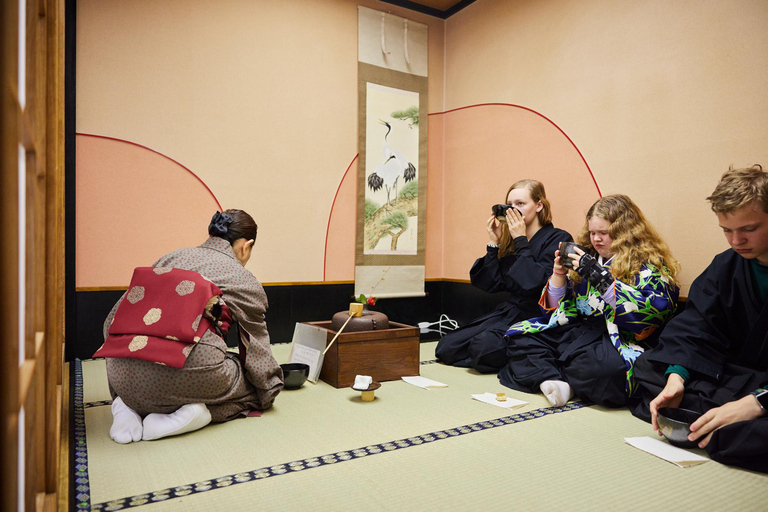 Learn Zen in a class of making tea near Osaka Castle