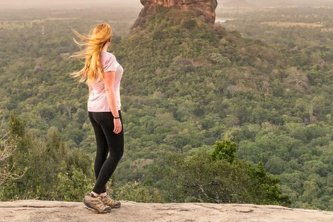 Sigiriya: Pidurangala Rock Sunrise or Sunset Photo Tour