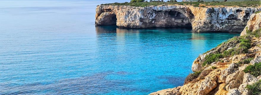 Cala Romàntica : aventure dans la grotte marine de Cave Es Coloms