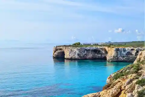 Cala Romàntica : Aventure aquatique dans la grotte Es Coloms