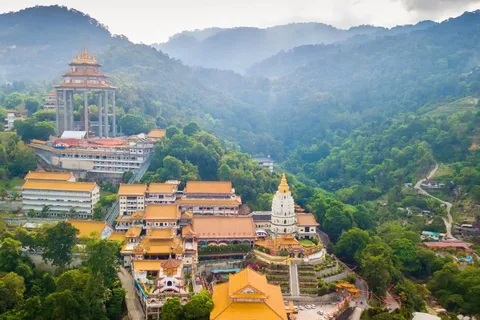 Penang: Private Highlights Tour with Temples, Hill & Gardens