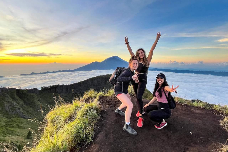 From Ubud: Mount Batur Hiking Hiking with Meeting Point (No Transfer)