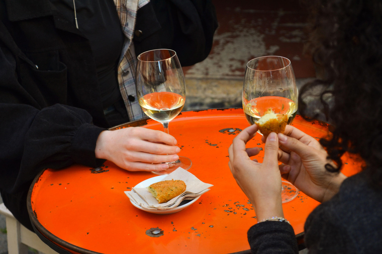Lisbon: Graça Food & Wine Tour in Traditional Taverns Food & Wine Walking Tour
