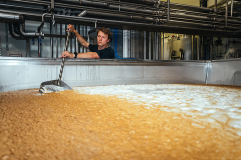 Brewery tour with tasting