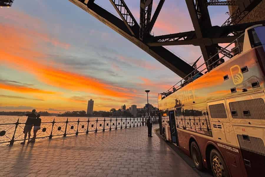 Sydney: Big Bus Panoramic Night Tour mit dem Open-Top-Bus. Foto: GetYourGuide Sydney: Big Bus Panoramic Night Tour mit dem Open-Top-Bus. Foto: GetYourGuide