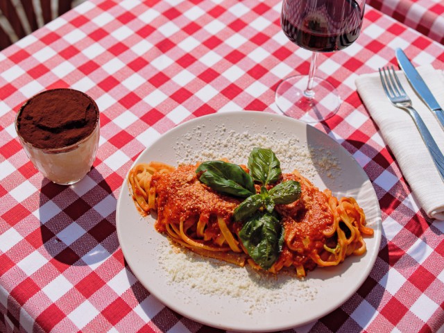 Visit Rome Pasta & Tiramisu Cooking Class in Piazza Navona in Roma