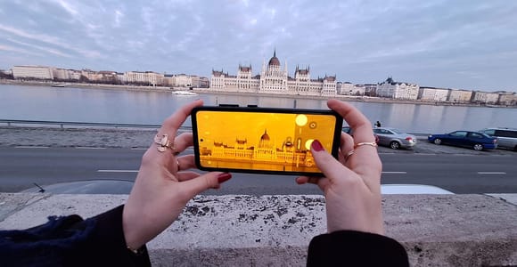 Budapest sightseeing 3 hour private car tour day & night