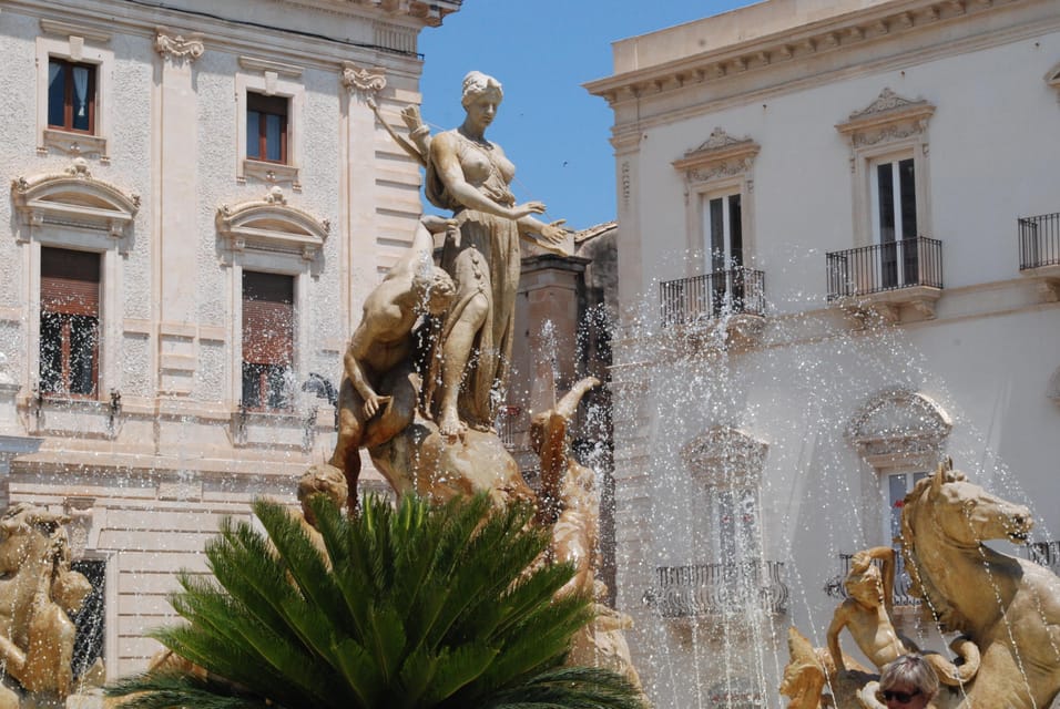 F Hrung Durch Den Arch Ologischen Park Von Neapolis Und Ortigia