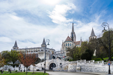 Buda Castle Hill Tour: Fisherman’s Bastion & Matthias Church Buda Castle Hill Tour German
