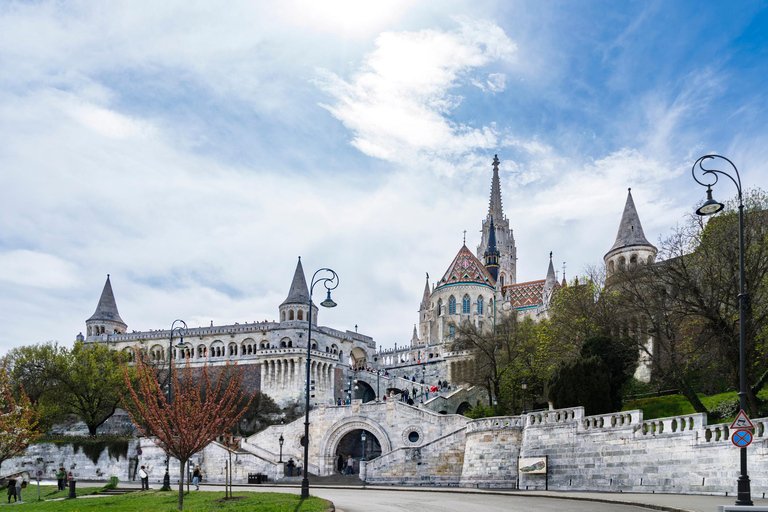 Buda Castle Hill Tour: Fisherman’s Bastion & Matthias Church Buda Castle Hill Tour German