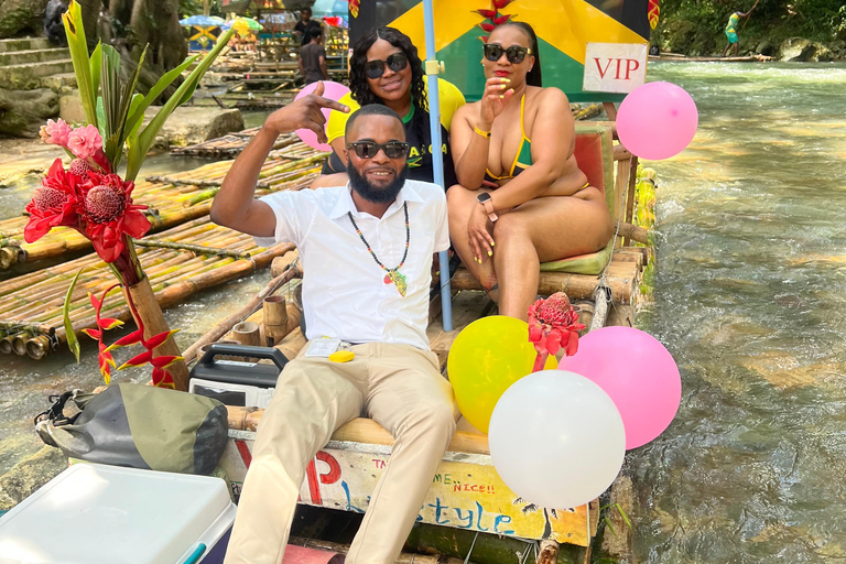 Montego Bay: Excursão de ATV e rafting em bambu com transporteMontego Bay: Passeio de ATV e rafting em jangada de bambu com transporte