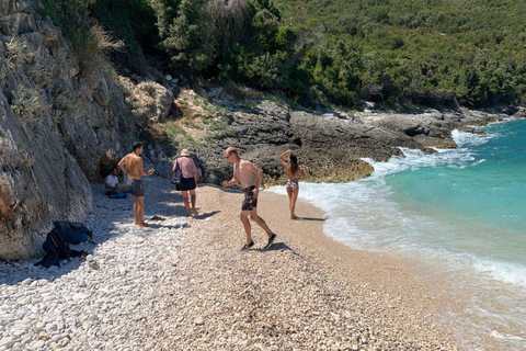 Von Tirana/Durres/Golem: Erkunde die Insel Sazan und KaraburunSazan Insel von Durres &amp; Golem