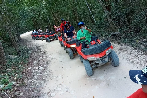 Abenteuerpark mit Geländewagen, Seilrutschen und Cenote