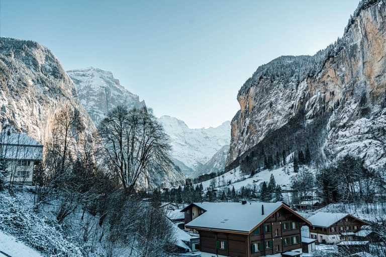 From Bern: Swiss Alps, Lauterbrunnen, &amp; Beatus Caves TourPrivate Tour