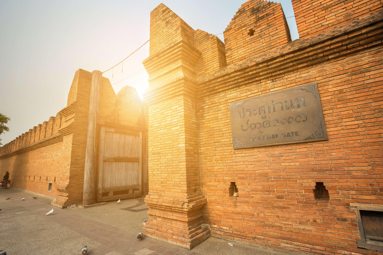 Chiang Mai: Old City Temples Tuk Tuk Half-Day Tour