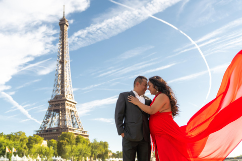 Paris: Eiffel Tower Glamor Photoshoot with Dress Options