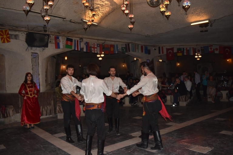 Cappadocië: traditioneel Turks diner en showsTraditioneel Turks diner en shows - met hoteltransfer