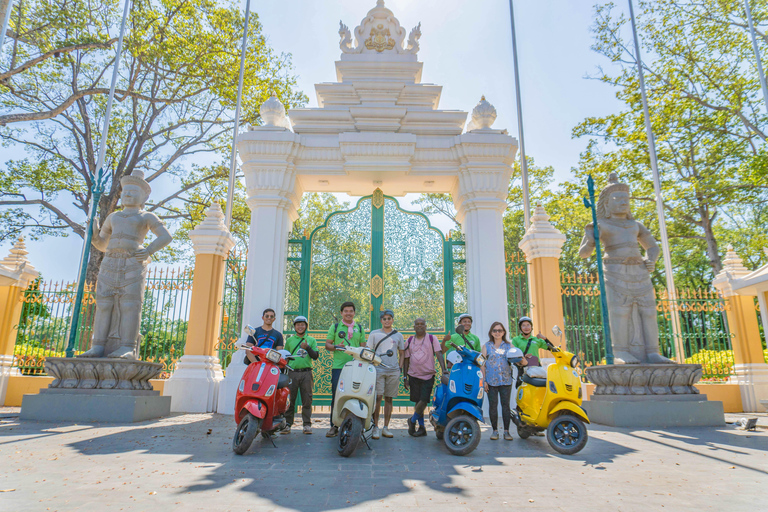 Siem Reap: Morgendliche Foodie &amp; Market Tour mit der Vespa