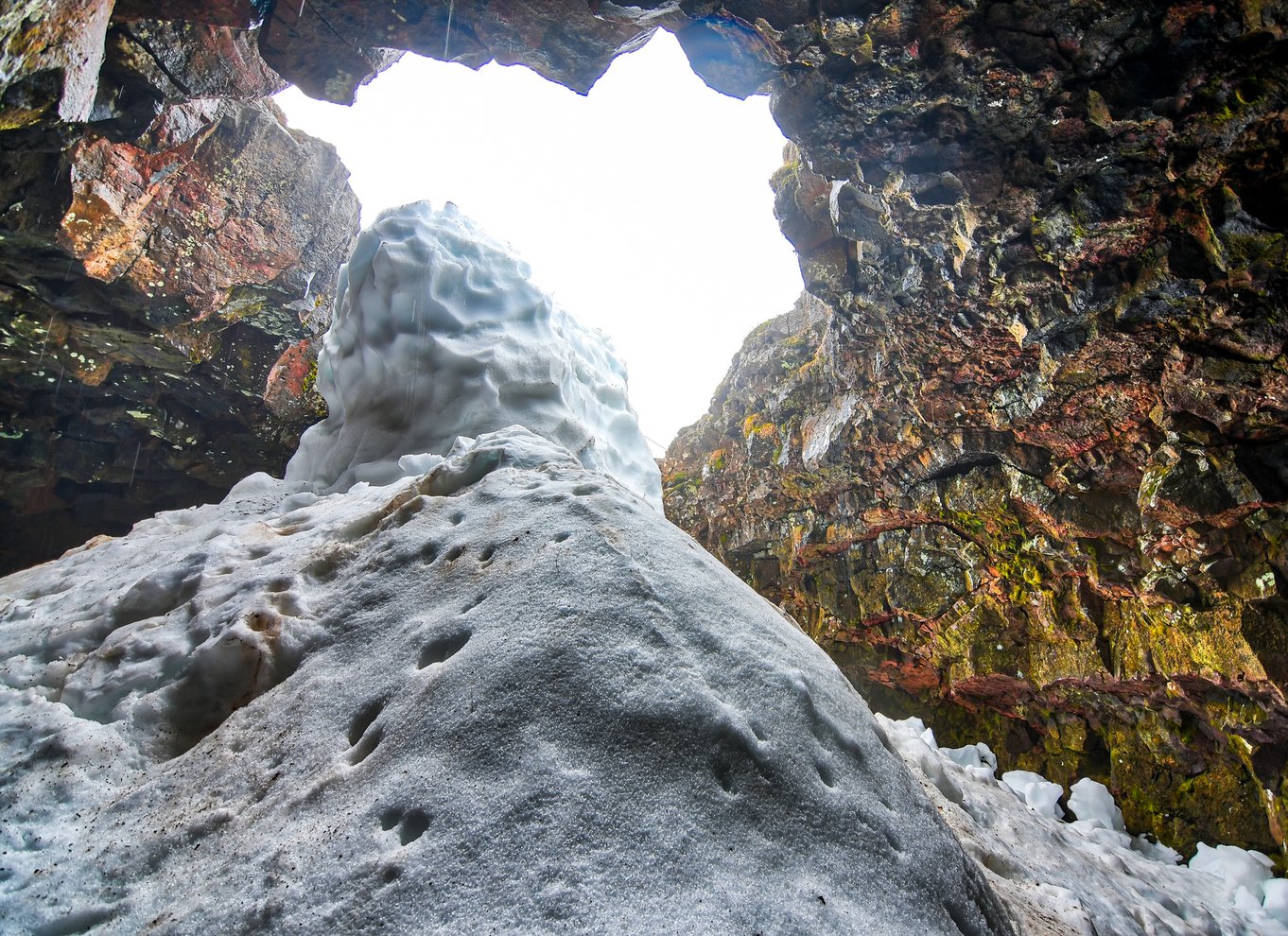 Raufarhólshellir Lava Tunnel: Underjordisk ekspedition