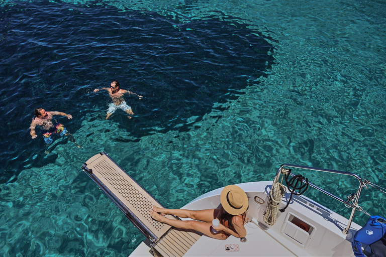 Catamaran Cruise to Elafonisi & Kedrodasos: Lunch & Open Bar Elafonisi Cruise: Snorkel, Paddle & Healthy Meal