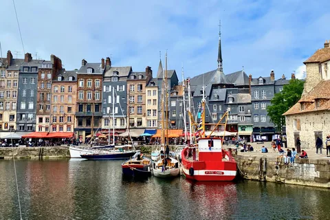 Private Normandy Rouen, Honfleur, Etretat Trip from Paris