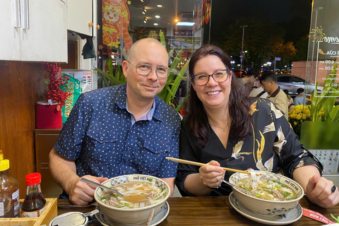 Ho Chi Minh City: Michelin Food Tour with Live Music Group Tour (Spanish)