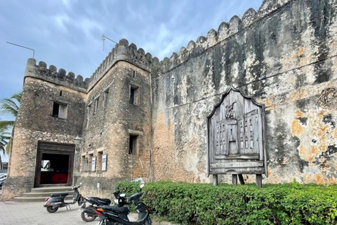 Zanzibar: tour delle attrazioni principali con tour della città e tramonto in città