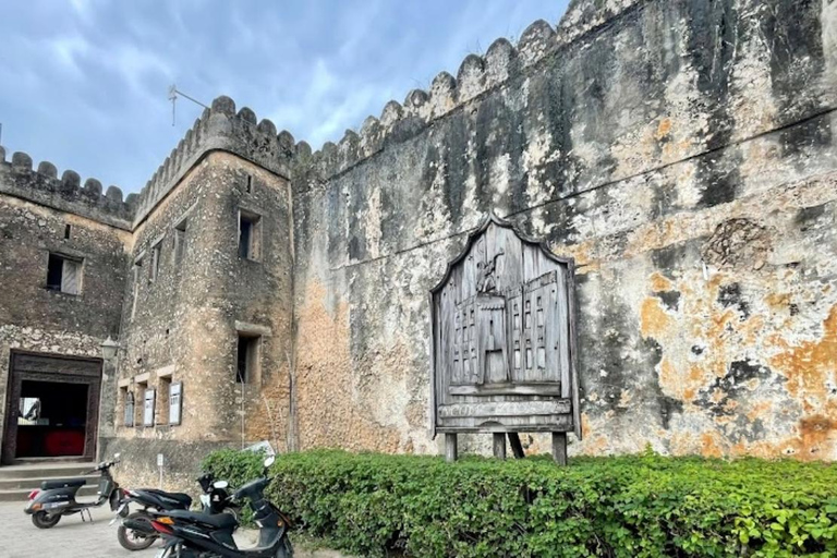 Zanzibar: Najważniejsze atrakcje z wycieczką po mieście i zachodem słońca w mieścieZanzibar: Wycieczka po najważniejszych atrakcjach z wycieczką po mieście i zachodem sło