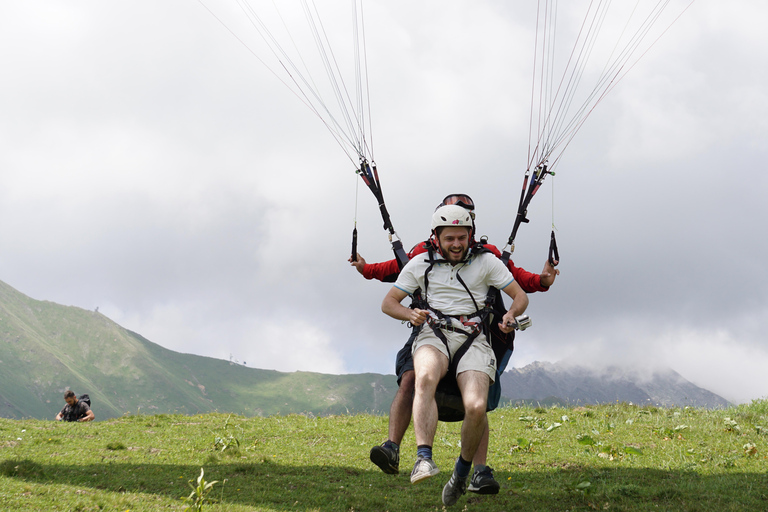 Georgia: Paragliding tandem flight in Gudauri with video Georgia: Paragliding flight in the mountains and video of it