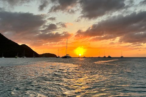 Soufriere: Private Sonnenuntergangs-Kreuzfahrt mit Getränken
