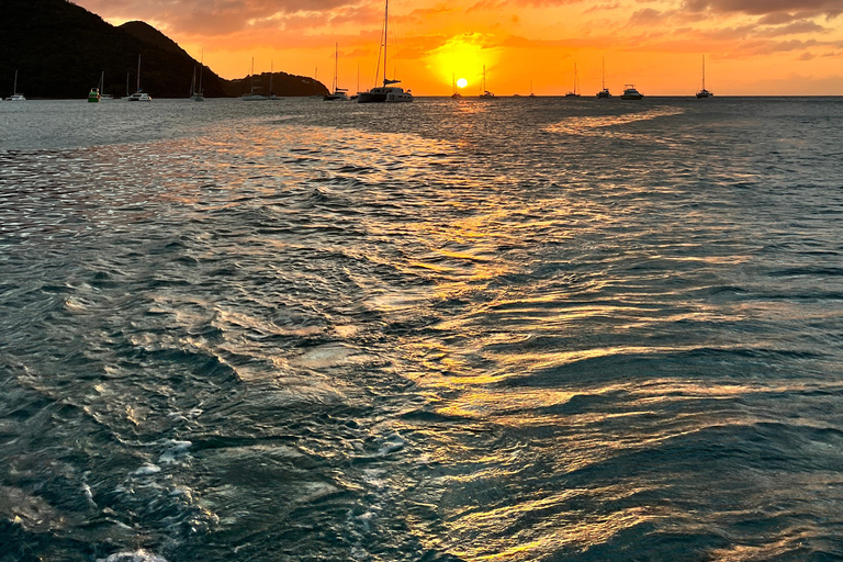 Soufriere: Private Sonnenuntergangs-Kreuzfahrt mit Getränken
