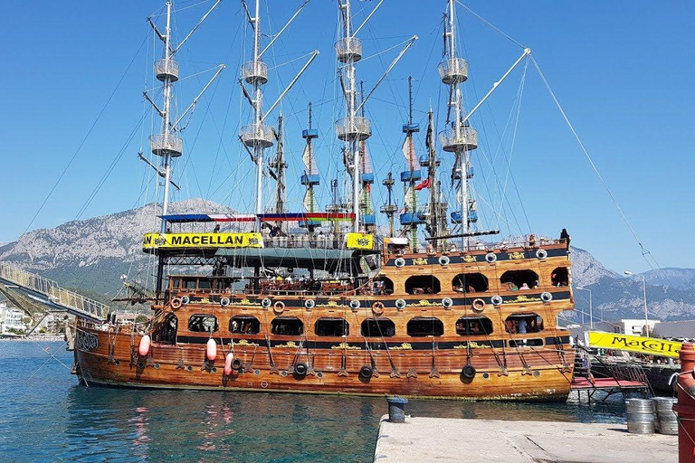 Alanya: Fiesta en Barco Pirata con Espuma, Discoteca, Comida y BebidasAlanya: Crucero en barco pirata SIN TRASLADO