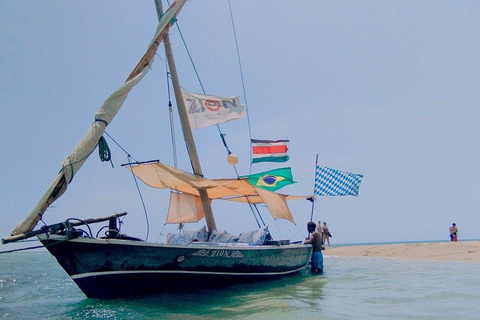 Lamu: Island Walking Tour and Dhow Cruise