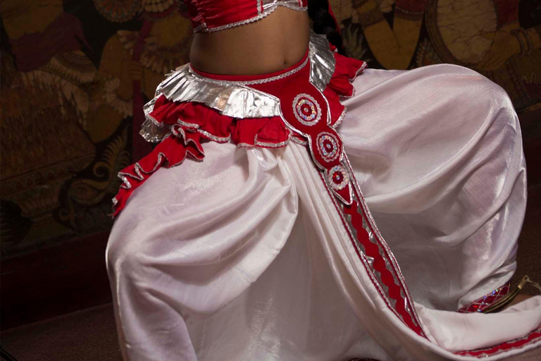 Kandy Lake Club Cultural Dance Show Experience