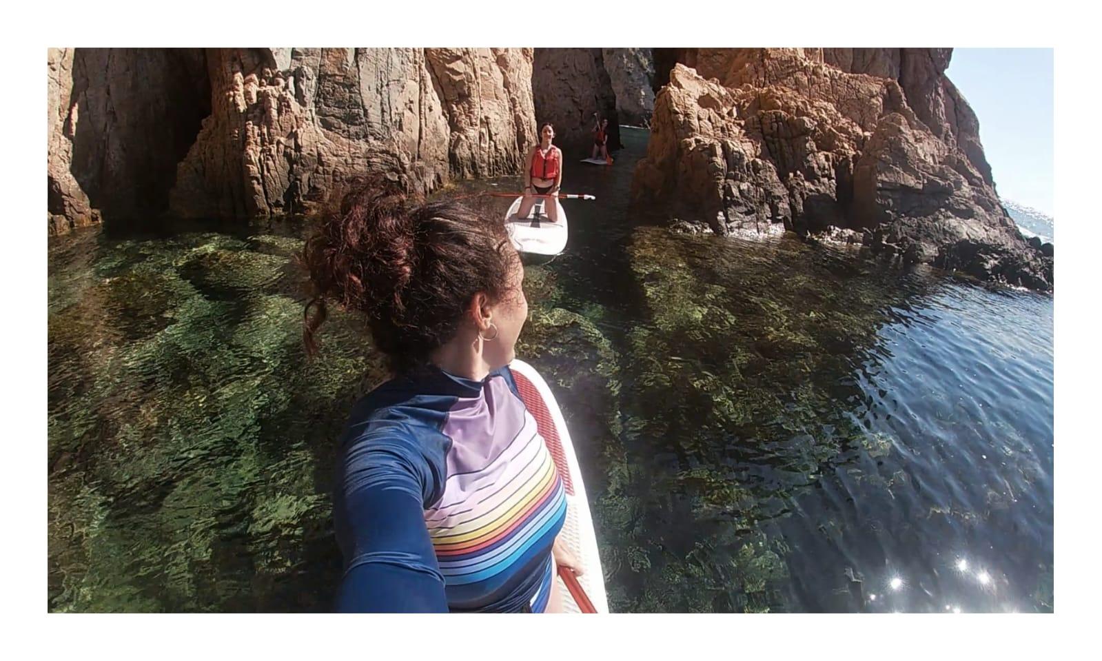 Tossa de Mar: Geführte Route im Paddelsurfen&Buchten und Höhlen
