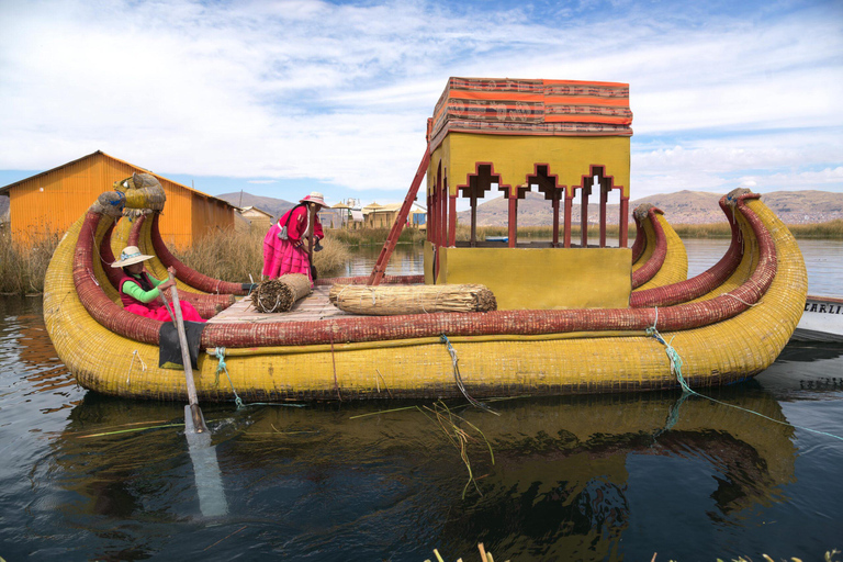 Puno: Uros and Taquile Islands Tour with Lunch