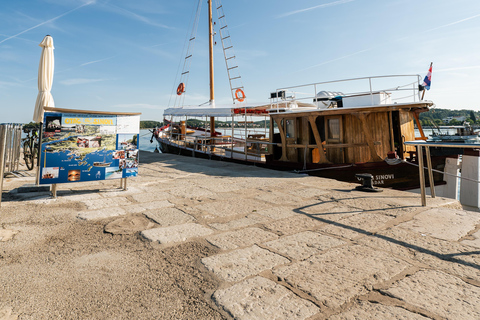 Rovinj: Red Island & Lim Fjord boat tour with BBQ & Swimming