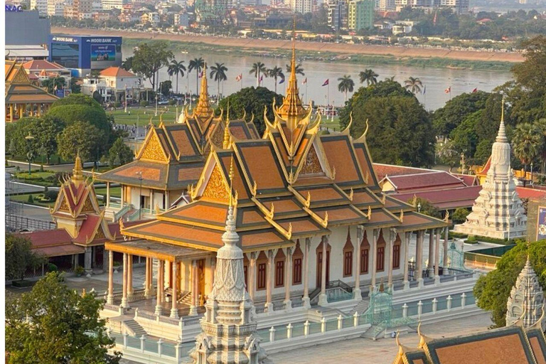 Ho Chi Minh City: Phnom Penh Day Trip with Lunch With English-Speaking Guide and with Lunch