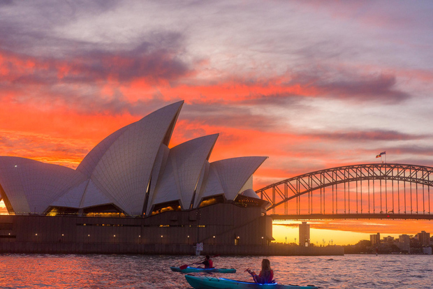 Sydney: Harbour Sunrise Kayak Tour