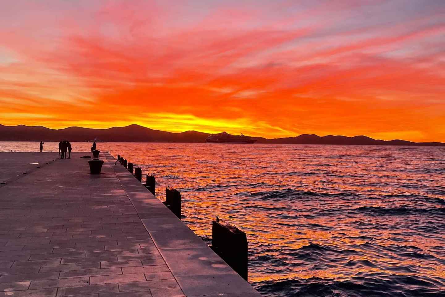 Paseo en Barco al Atardecer Romántico en Zadar con Champagne