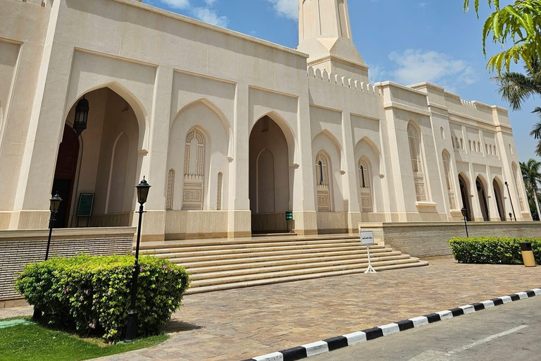 Salalah Highlights Tour: Heritage Sites, Markets &amp; Beach