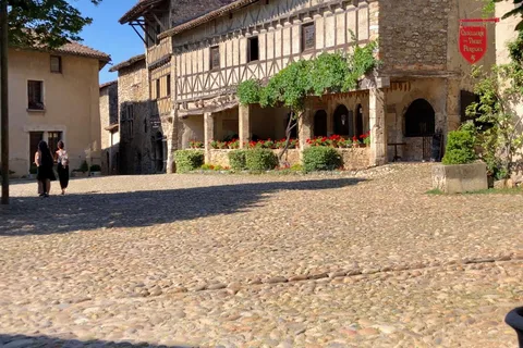 Au départ de Lyon : Visite d'une demi-journée de la cité médiévale de Pérouges