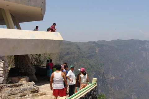 Tour ZOOMAT, Cristo de Chiapas, Miradores del Cañon del Sumidero in het Spaans